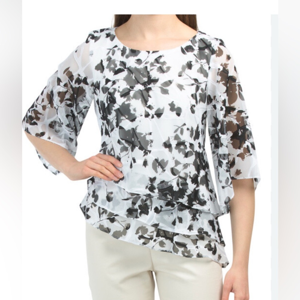 Alex Evenings Black and White Floral Blouse with Sheer Sleeves. Women’s size 3X